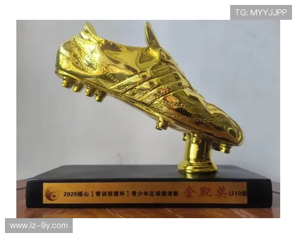 冠军之梦 足球荣耀绽放 绘出绿茵场上的无尽辉煌与激情